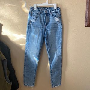 American Eagle Outfitters Mom Jean